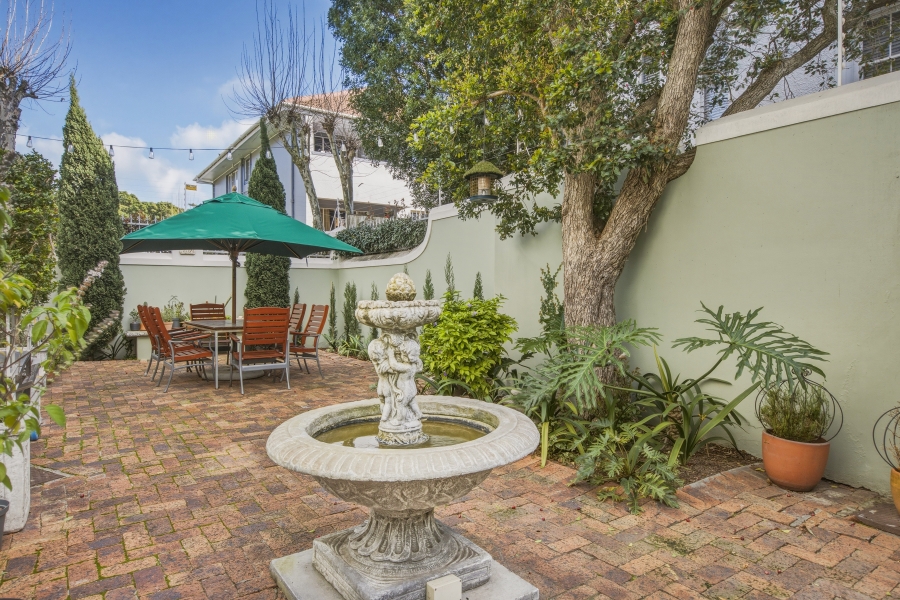 3 Bedroom Property for Sale in Green Point Western Cape